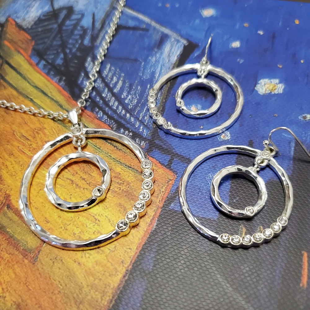Jewelry Set - Picture 1 of 7
